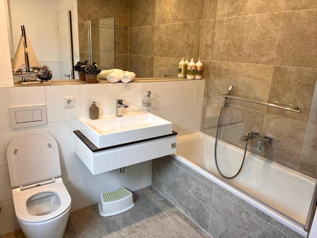 Apartments Bei Playmobil Eg,130M2,Grosse Terassen,24H Self Check-In, Free Parking زيمدورف المظهر الخارجي الصورة