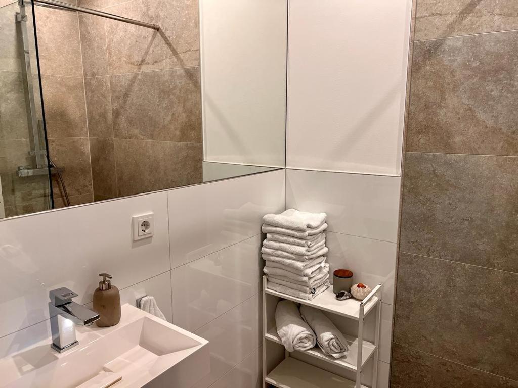 Apartments Bei Playmobil Eg,130M2,Grosse Terassen,24H Self Check-In, Free Parking زيمدورف المظهر الخارجي الصورة